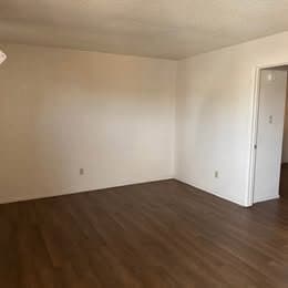 Building Photo - 2044 S 11th Ave