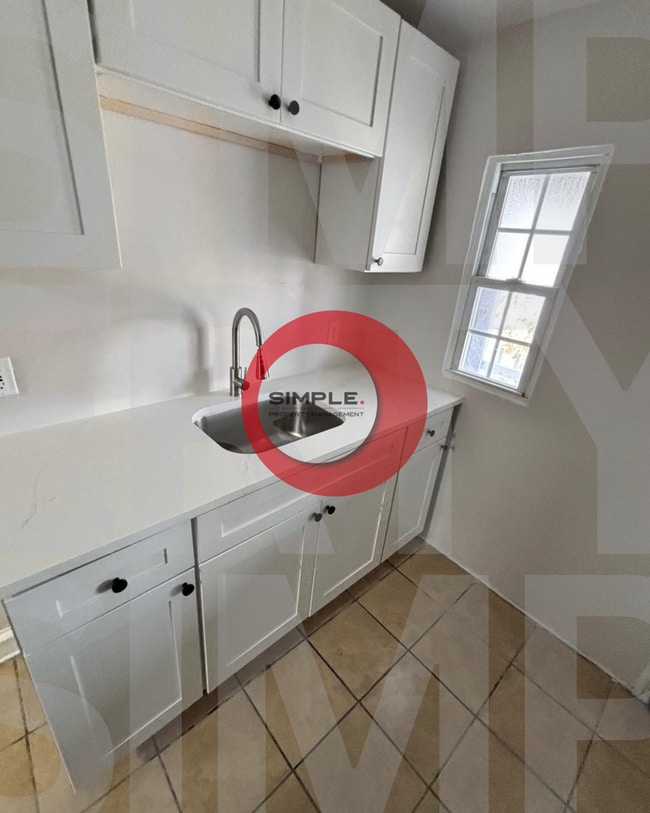 Photo - 230 N 4th St Apartment