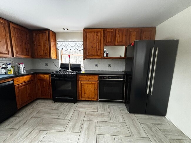 Building Photo - 349 Bone Plain Rd