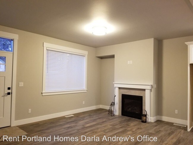 Building Photo - 3 br, 2.5 bath House - 12984 SE Market Street