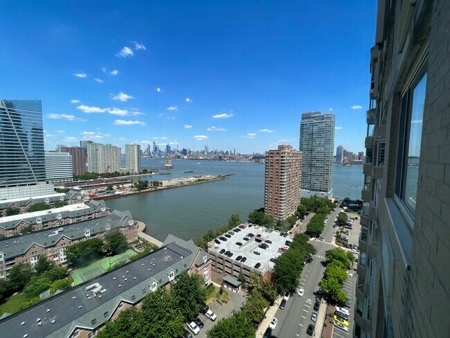 Foto del edificio - 1 2ND St