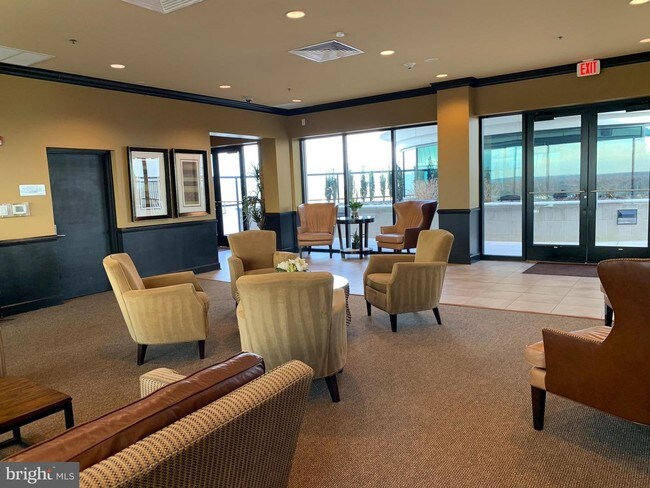 Building Photo - 1915 Towne Centre Blvd