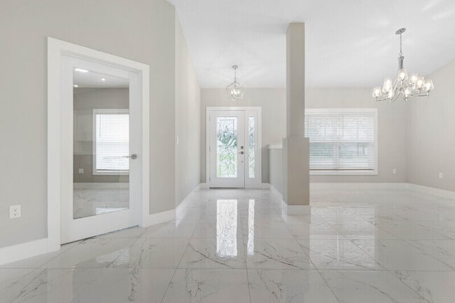 Building Photo - 12 Wheeler Ln