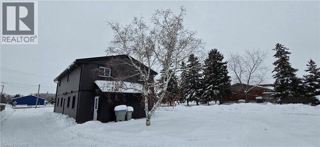 Building Photo - 2274 Line 34