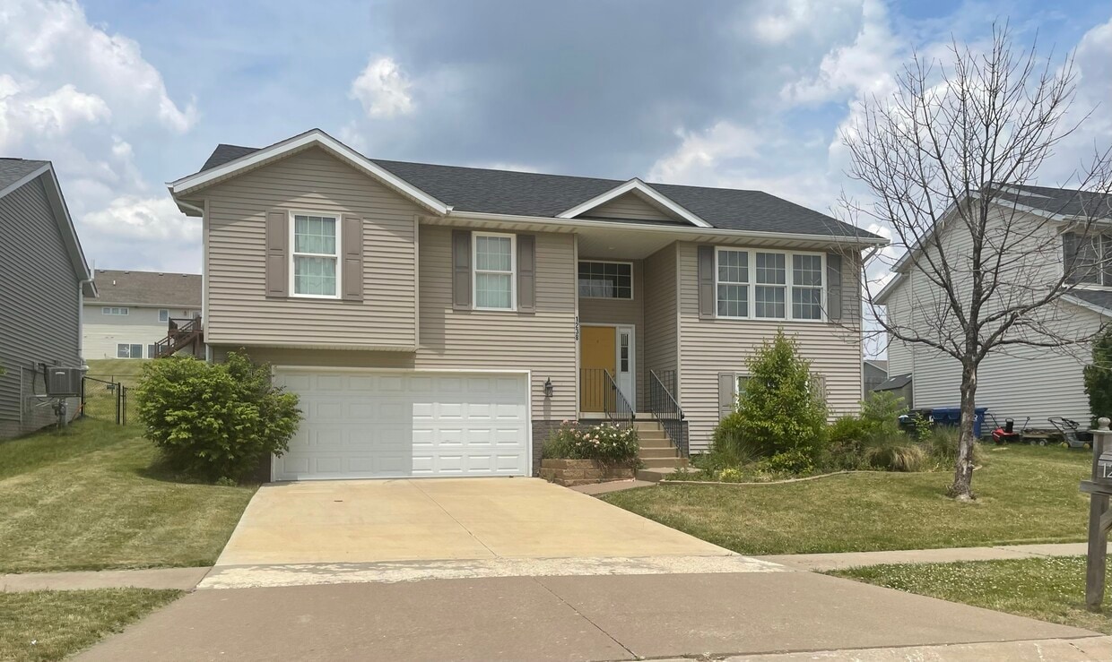 Foto principal - 1238 W 61st St