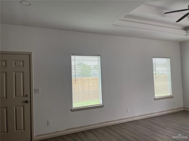 Building Photo - 1509 Shavano Dr