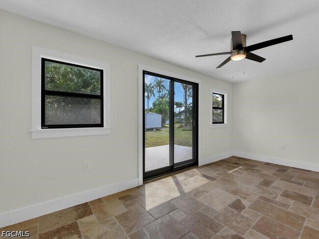 Foto del edificio - 2224 Aldridge Ave