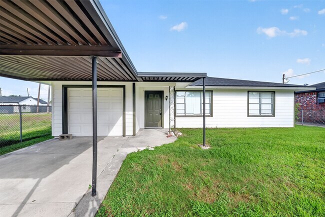 Building Photo - 1200 Cypress St