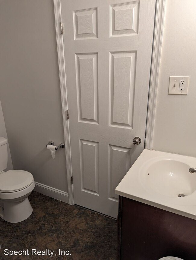 Building Photo - 3 br, 1.5 bath House - 171 S. Washington S...