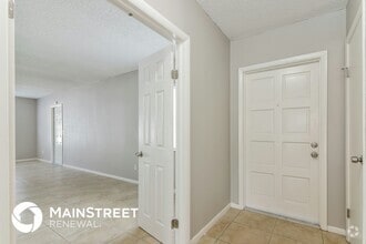 Building Photo - 14051 Briardale Ln