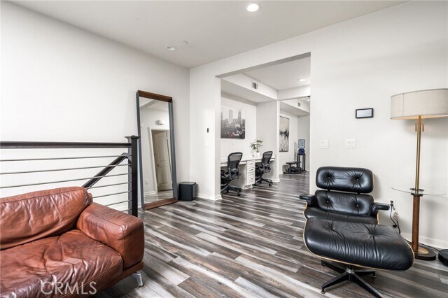 Foto del edificio - 8836 Jacaranda Ave