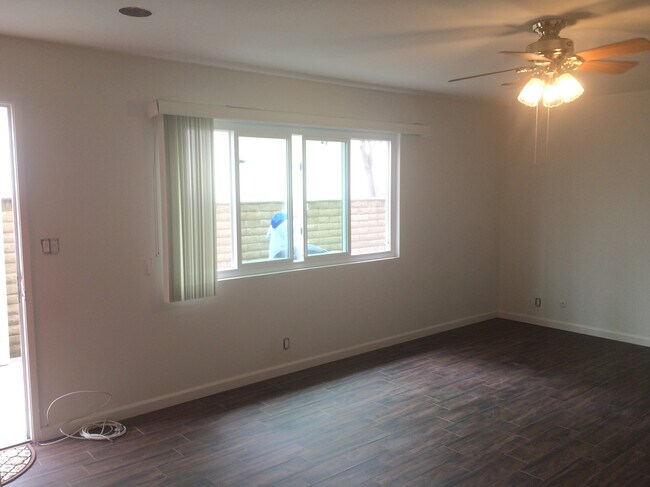 Large window for light & breeze - 413 Monterey Ln