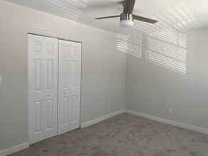 Main Bedroom - Oaks at Florence