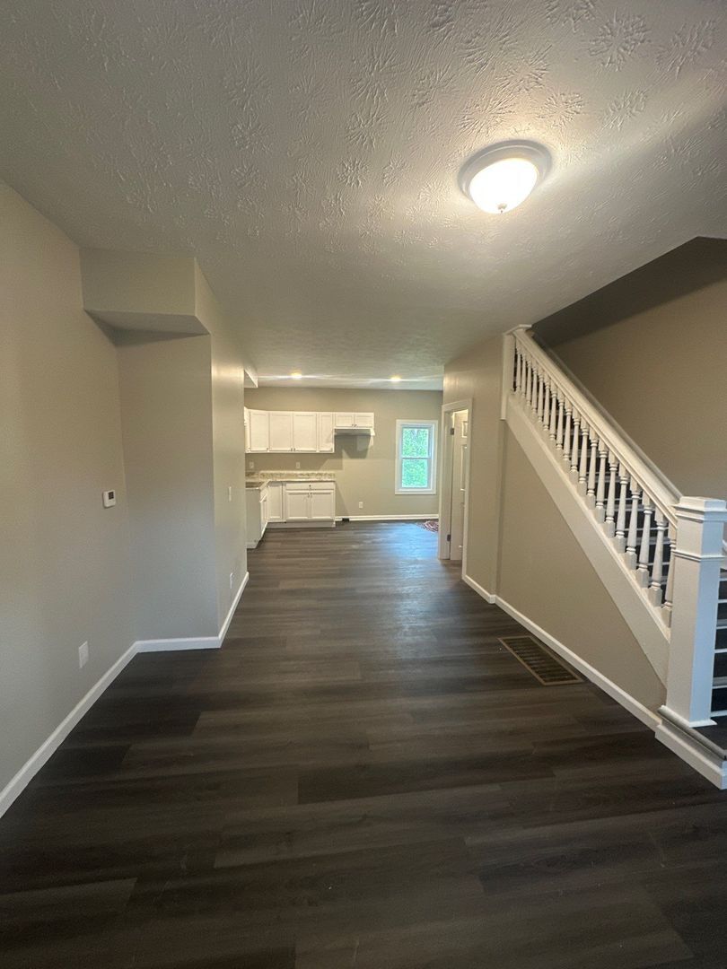 3900 W 23rd St Cleveland, OH 44109 – photo 1