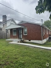 Building Photo - 1908b Riverside Dr