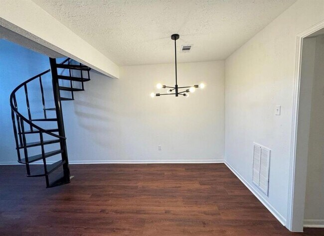 Building Photo - 12251 W Village Dr