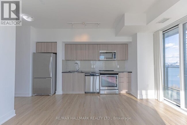 Building Photo - 30 Shore Breeze Dr