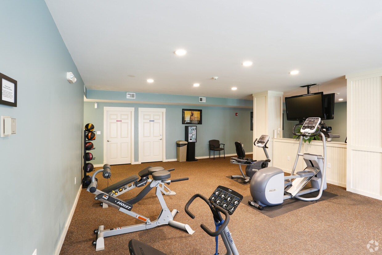 Skyline Commons Apartments in Dracut, MA