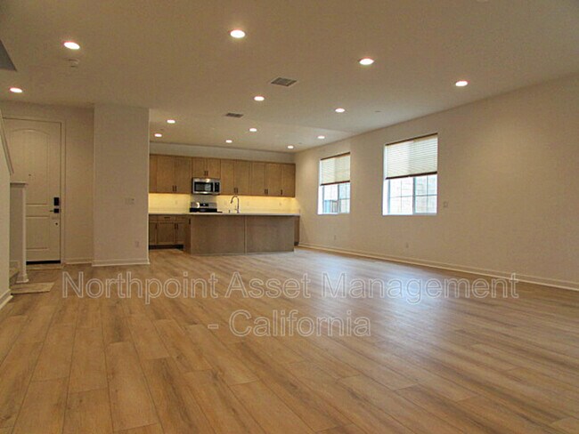 Building Photo - 7039 Mallow Dr