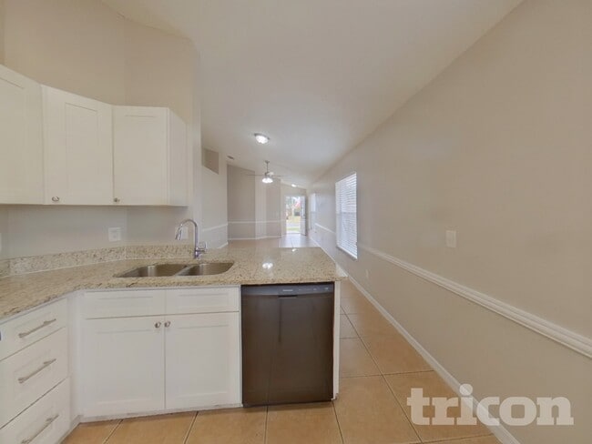 Building Photo - 9743 Red Clover Ave