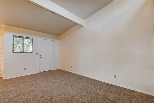 Building Photo - 564 1st St