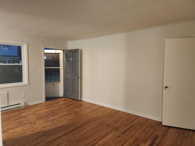 Foto del edificio - 11 Alexander Dr