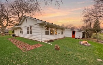 Building Photo - 5300 W Zeamer St