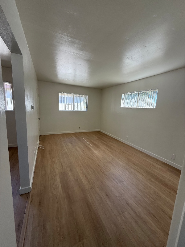 Building Photo - 4015 Crest Dr