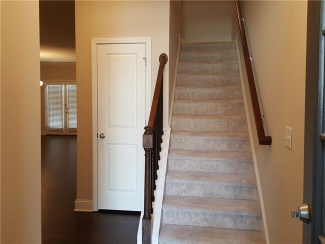 Foto del edificio - 375 Holdings Dr