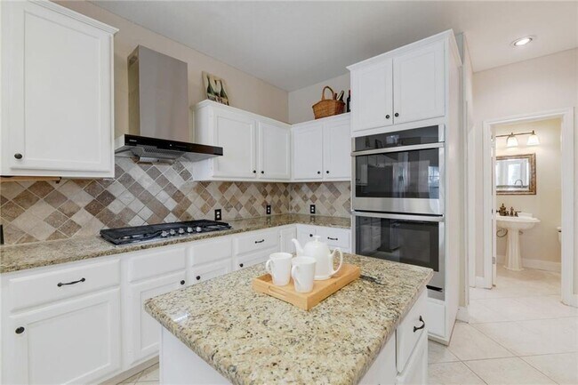 Foto del edificio - 1612 Fall Creek Dr