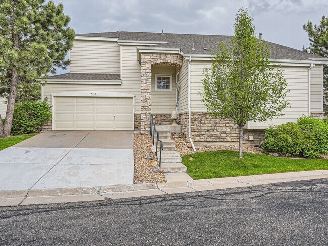 Building Photo - Evolve Real Estate: Maintenance Free Livin...