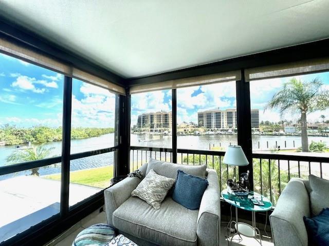 Foto del edificio - 3270 S Shore Dr