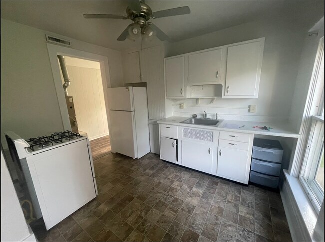 Foto del edificio - 161 N Prairie St