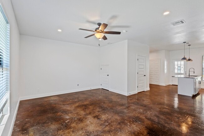 Building Photo - 3552 Knight Ln