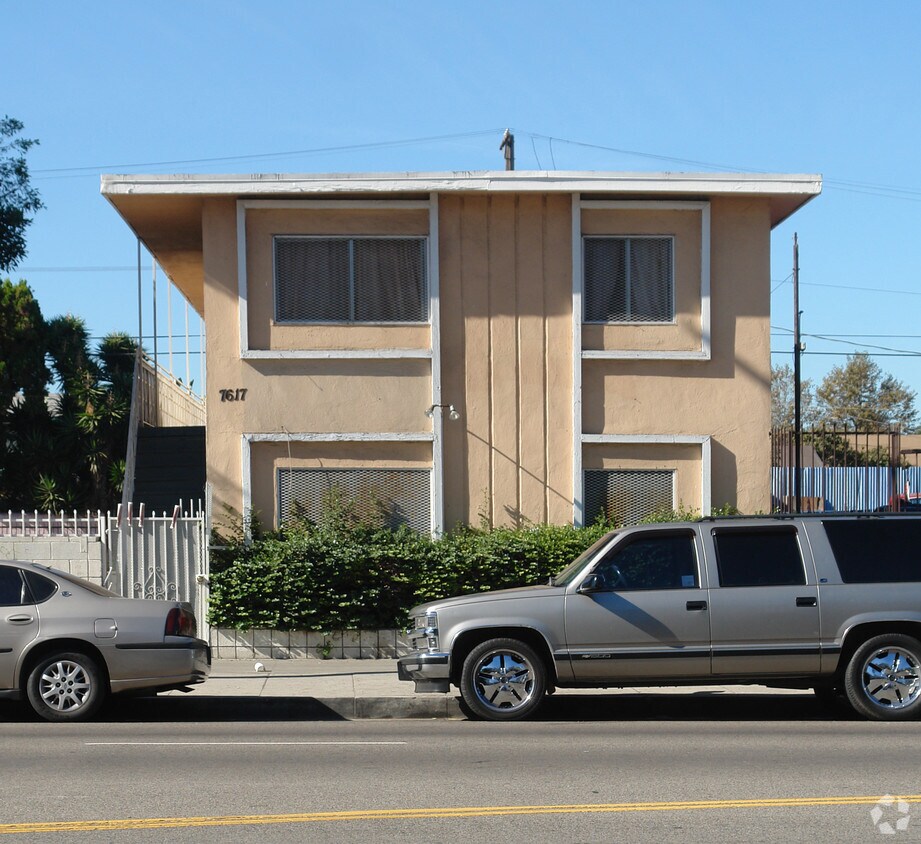 Primary Photo - 7617 S Broadway