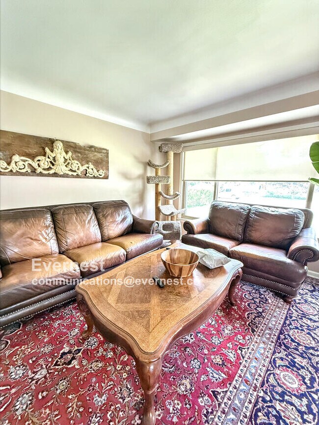 Foto del edificio - 2503 Maplewood Ave