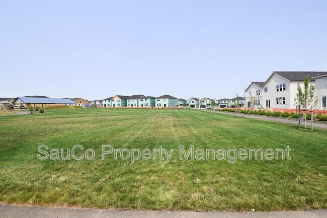 Foto del edificio - 2269 Livesay Ln