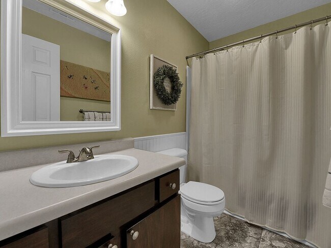 Foto del edificio - 256 Bliss Ct