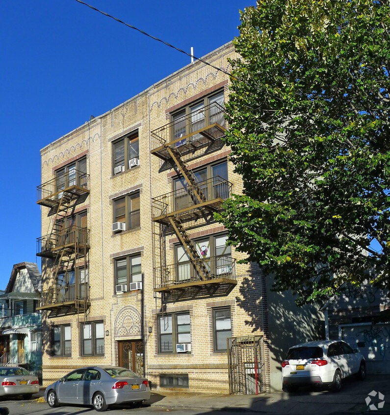 Building Photo - 102-33 91st Ave
