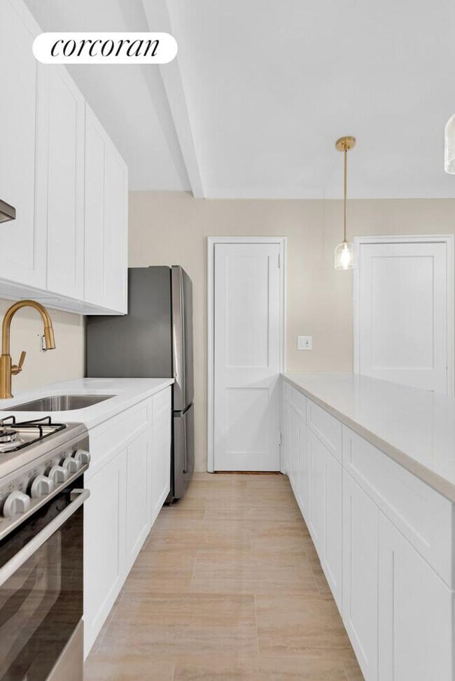 Foto del edificio - 76-15 35th Ave