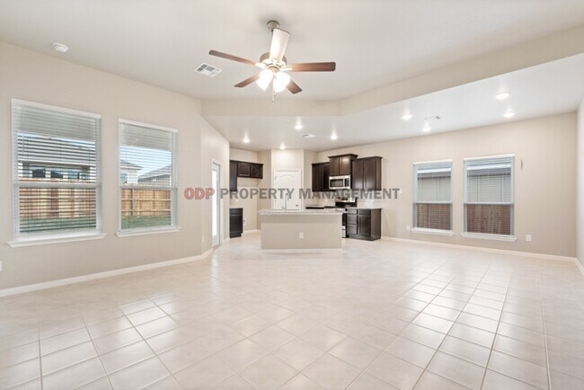 Building Photo - 736 Gingham Trl