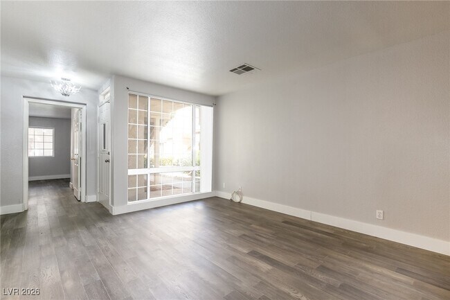 Foto del edificio - 3673 Ian Thomas St