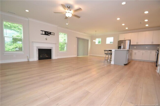 Foto del edificio - 2129 Seneca Dr