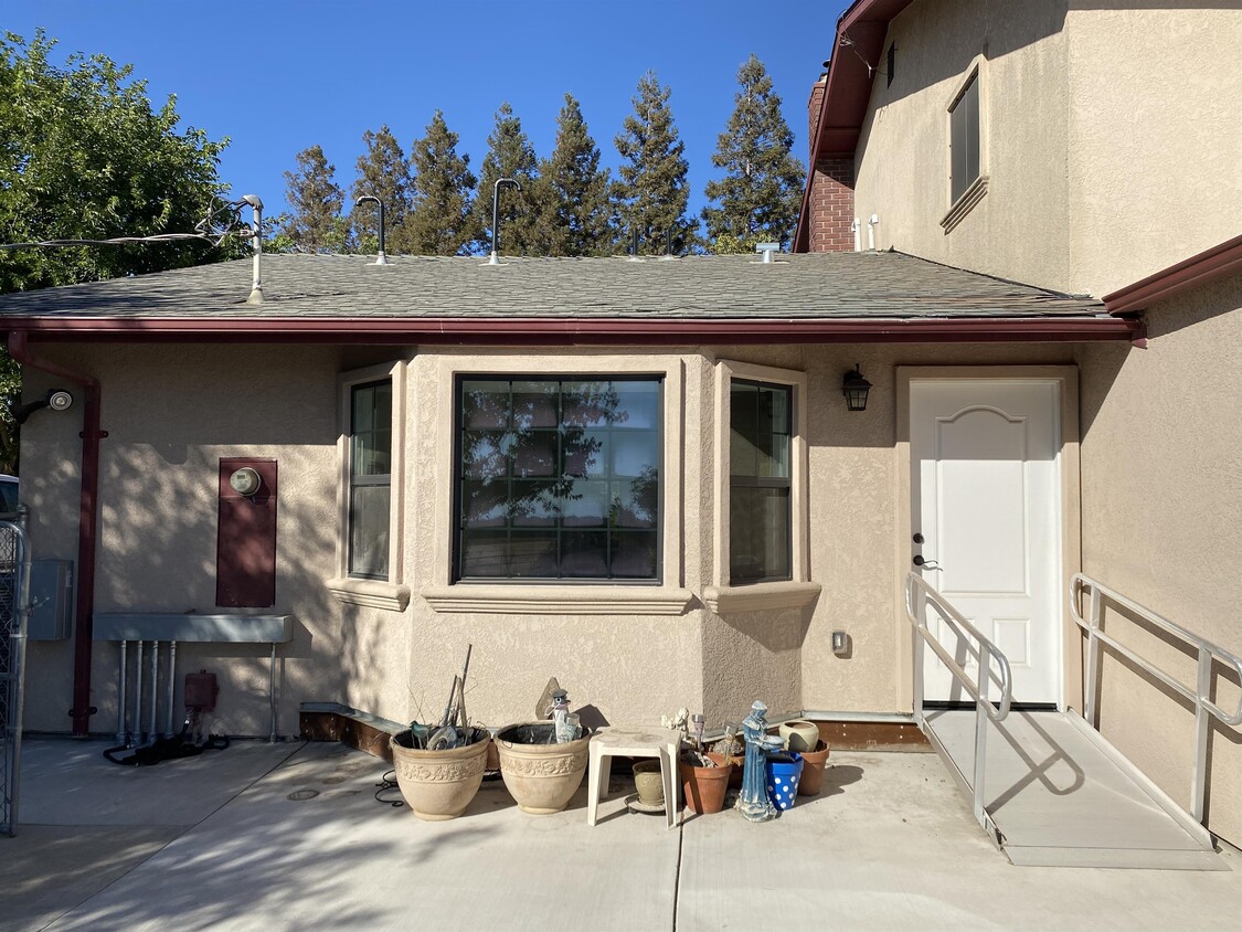 Foto principal - 12419 28 Mile Rd