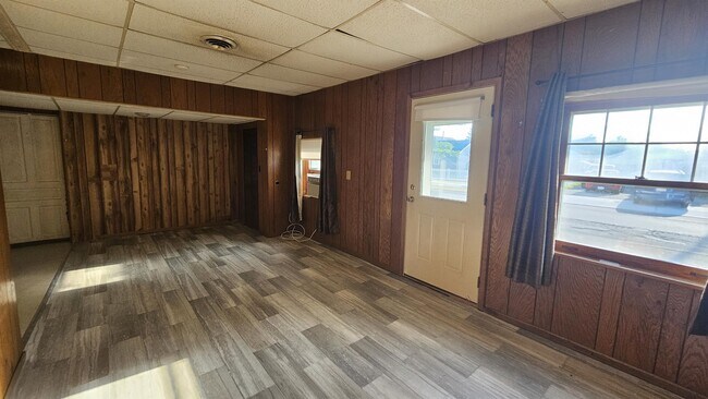 Building Photo - 3406 Van Hook Ave