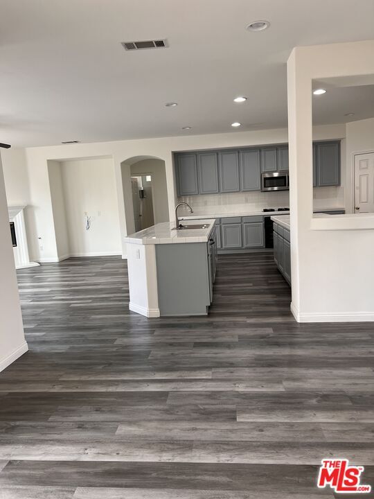 Building Photo - 3406 Club Rancho Dr