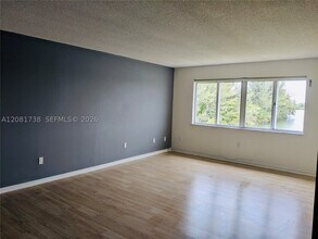 Building Photo - 14820 Naranja Lakes Blvd