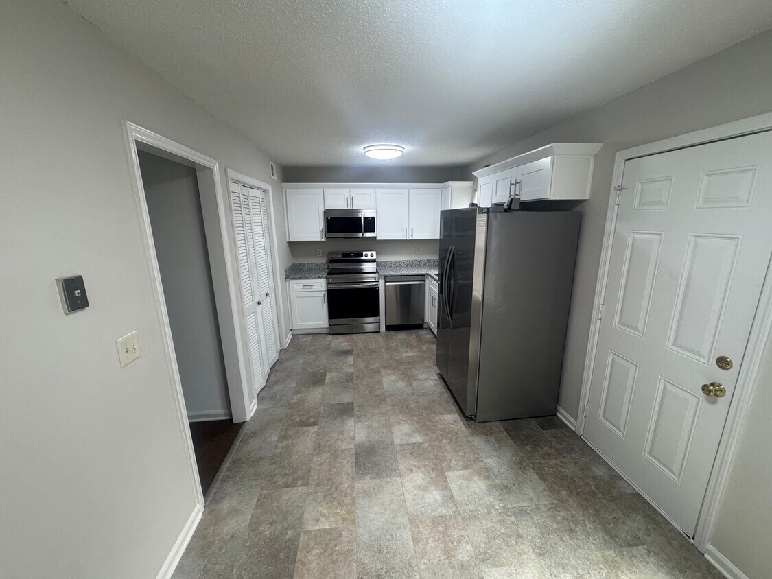 Foto principal - 1306 Huntington Dr