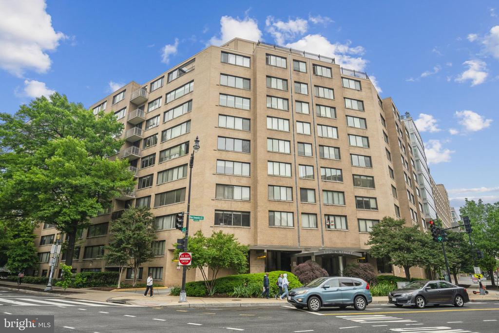 Primary Photo - 2201 L St NW