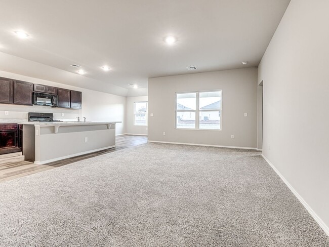 Foto del edificio - Brand New Construction + 4 bedrooms + Must...